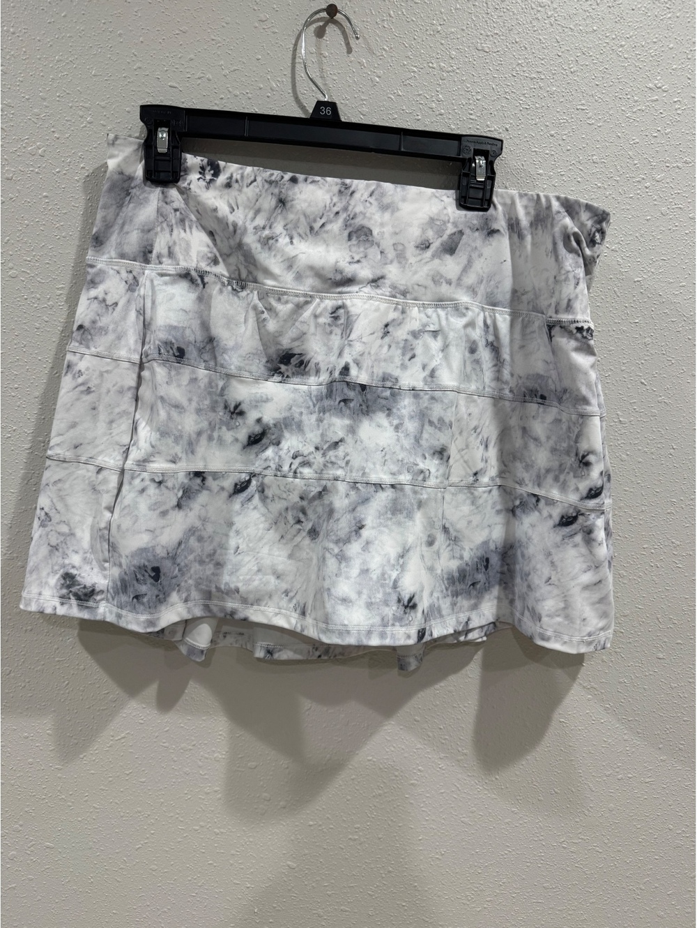 Marble Print Tiered Athletic Skort Size 14 Gray White Tennis Golf Pickleball